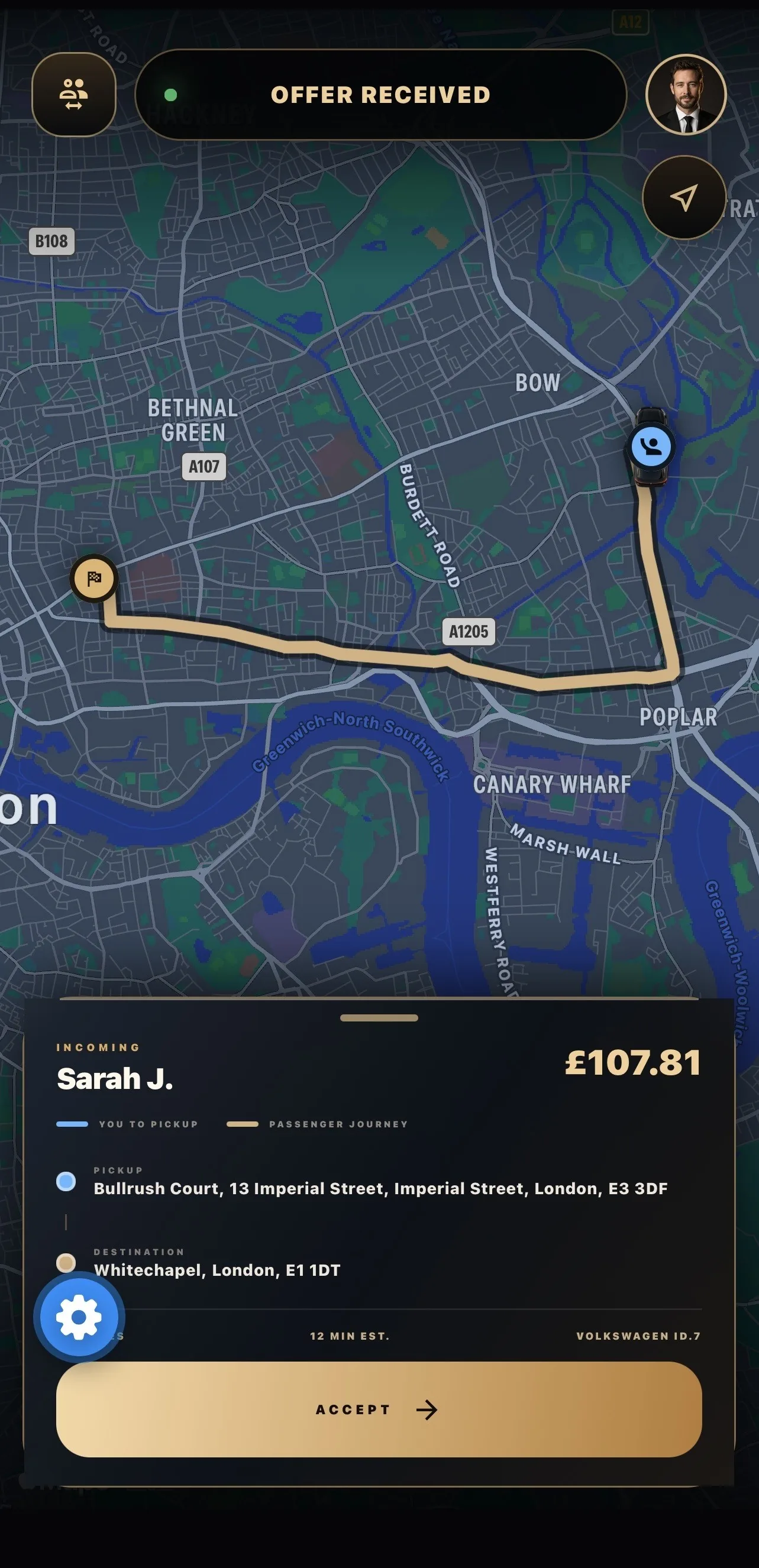 The driver app receiving a journey offer